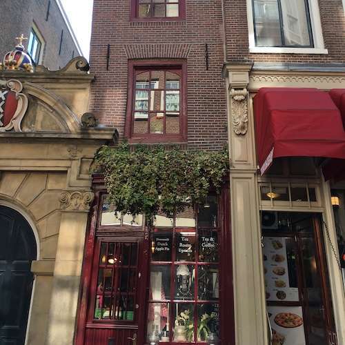 Kleinste huis theeschenkerij Amsterdam