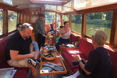 Cruise-like-a-local-Amsterdam-Boat-Tour